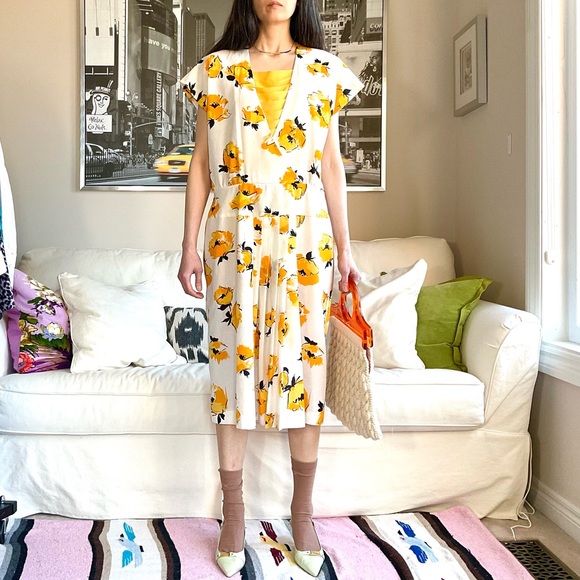 Vintage floral print midi dress with faux wrap top - Picture 2 of 16